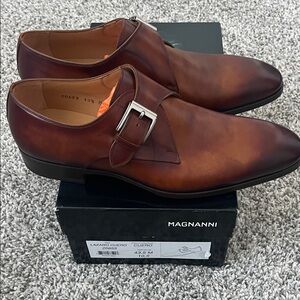 Magnanni Men's Burnished Brown Leather Oxfords